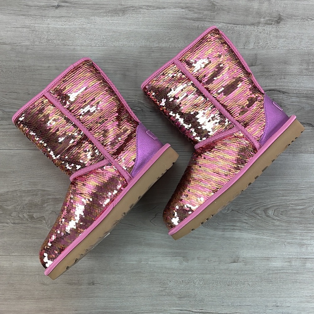 🍁UGG🍁 CLASSIC SHORT SEQUIN PINK TONAL BOOTS - Picture 9 of 15
